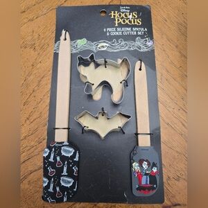 NEW Disney Hocus Pocus 4 Piece Silicone Spatula & Cookie Cutter Set Halloween